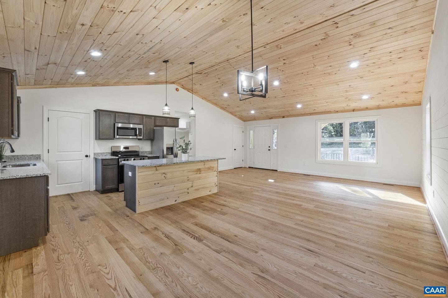 14116 Dickerson Ln photo 22