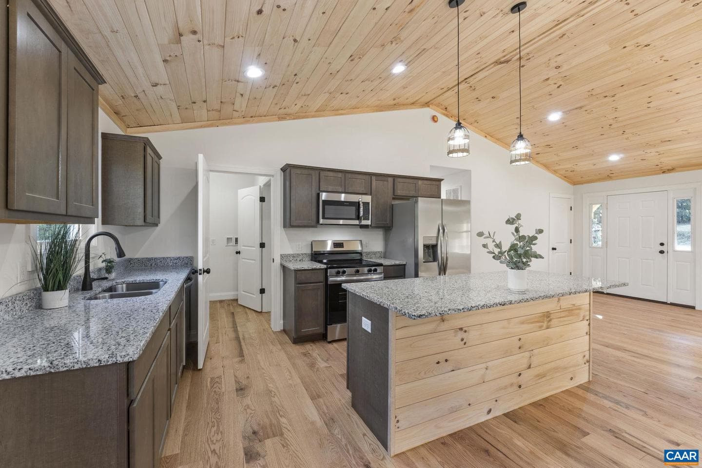 14116 Dickerson Ln photo 27