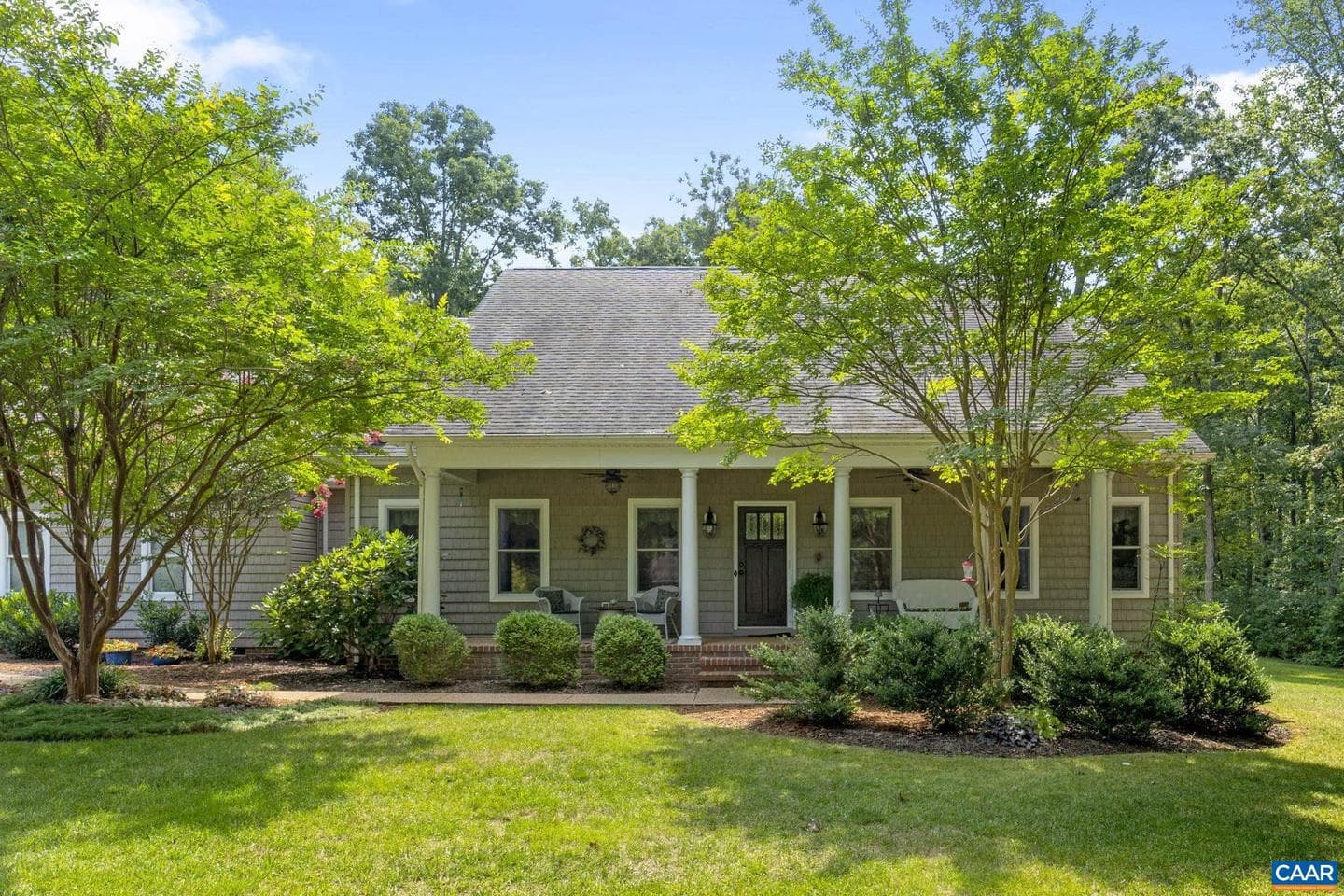 240 Meghans Ln photo 2