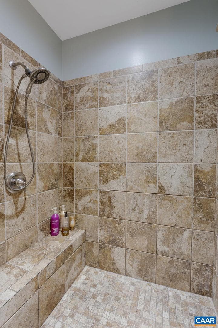 240 Meghans Ln photo 26