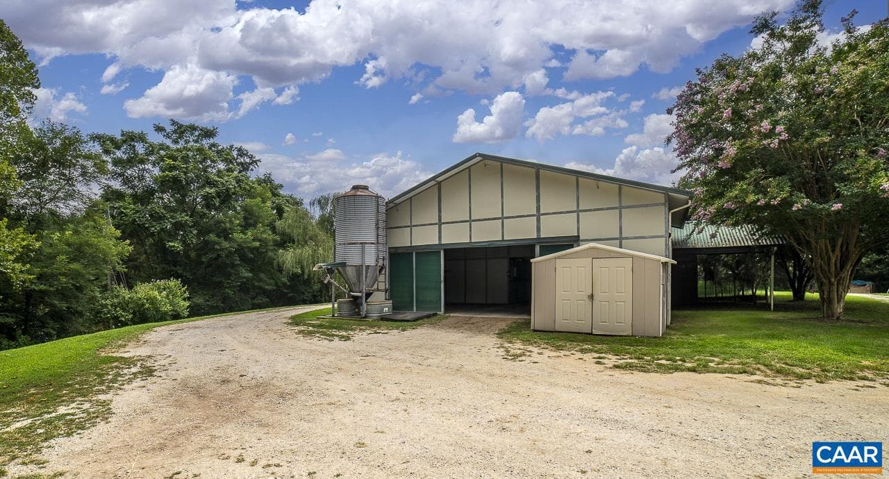 9195 Springwood Rd photo 33