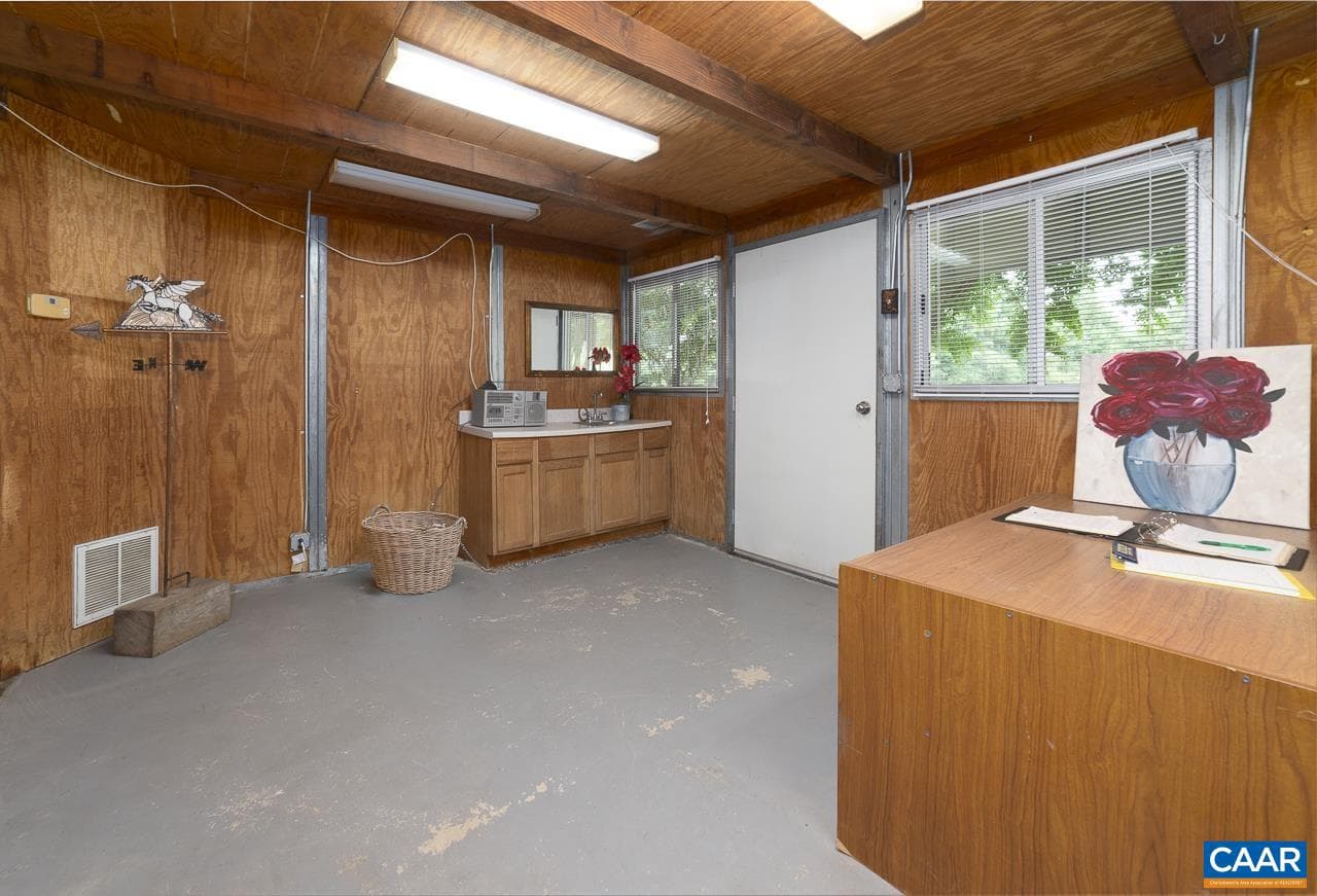 9195 Springwood Rd photo 45