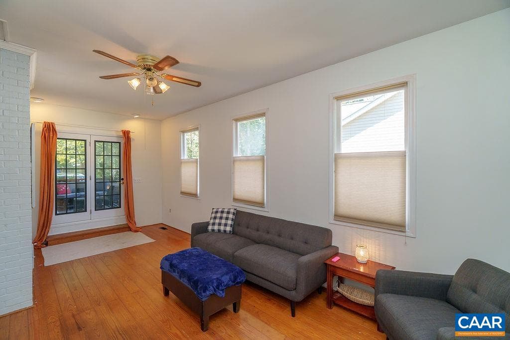 305 Stratford Cir photo 24