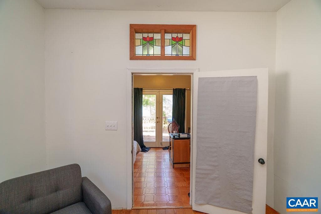 305 Stratford Cir photo 25