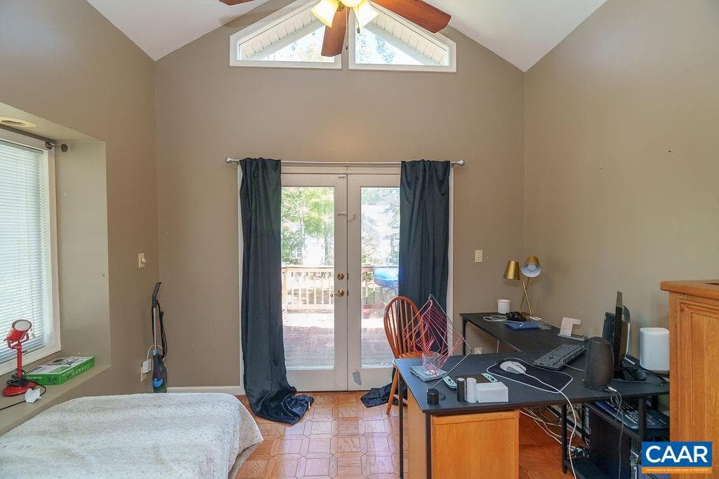 305 Stratford Cir photo 26