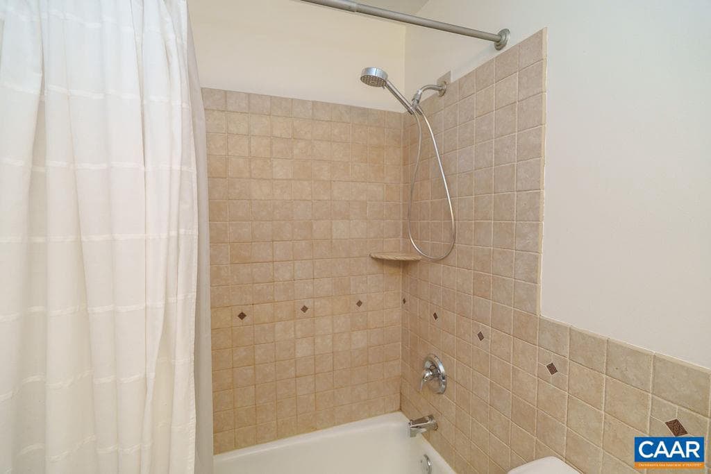305 Stratford Cir photo 39