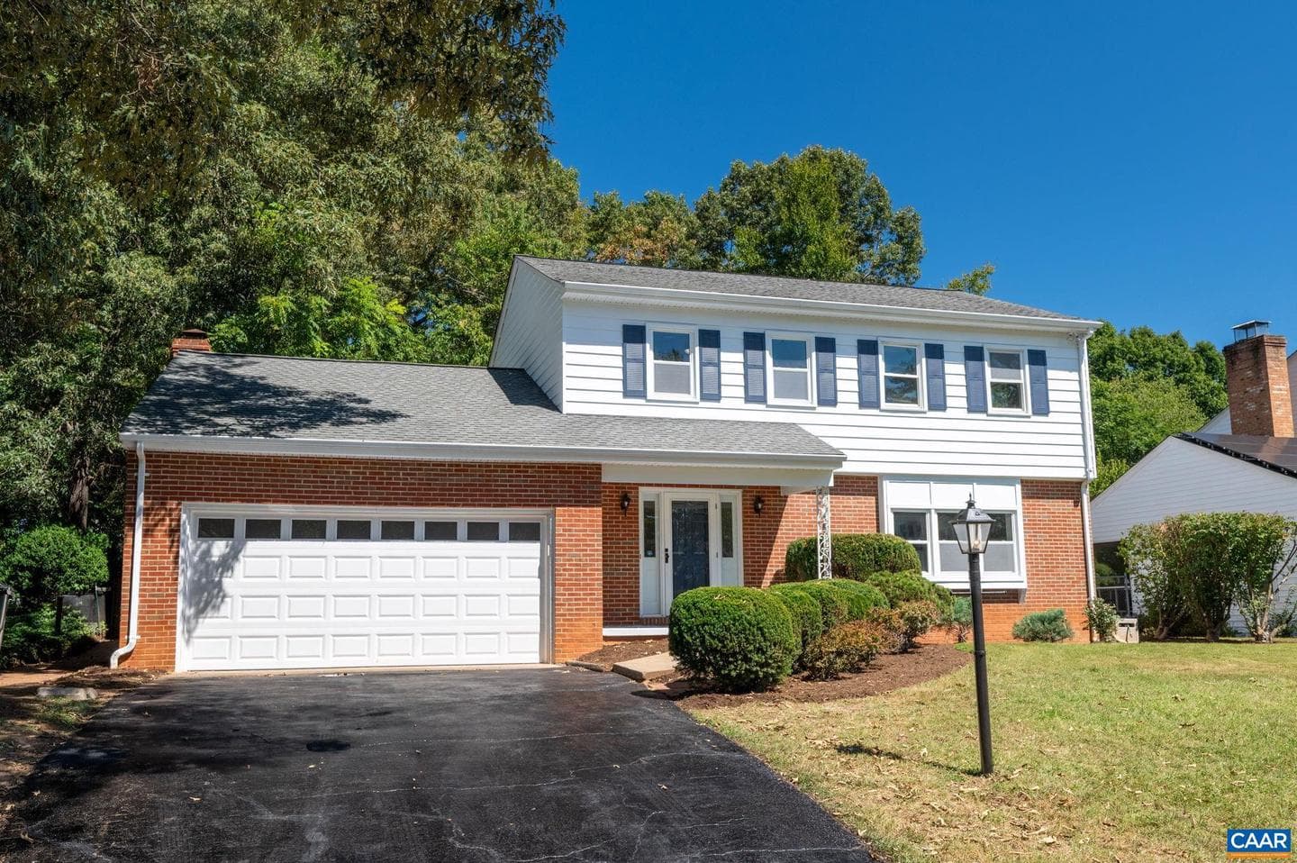 307 Eastbrook Dr photo 2
