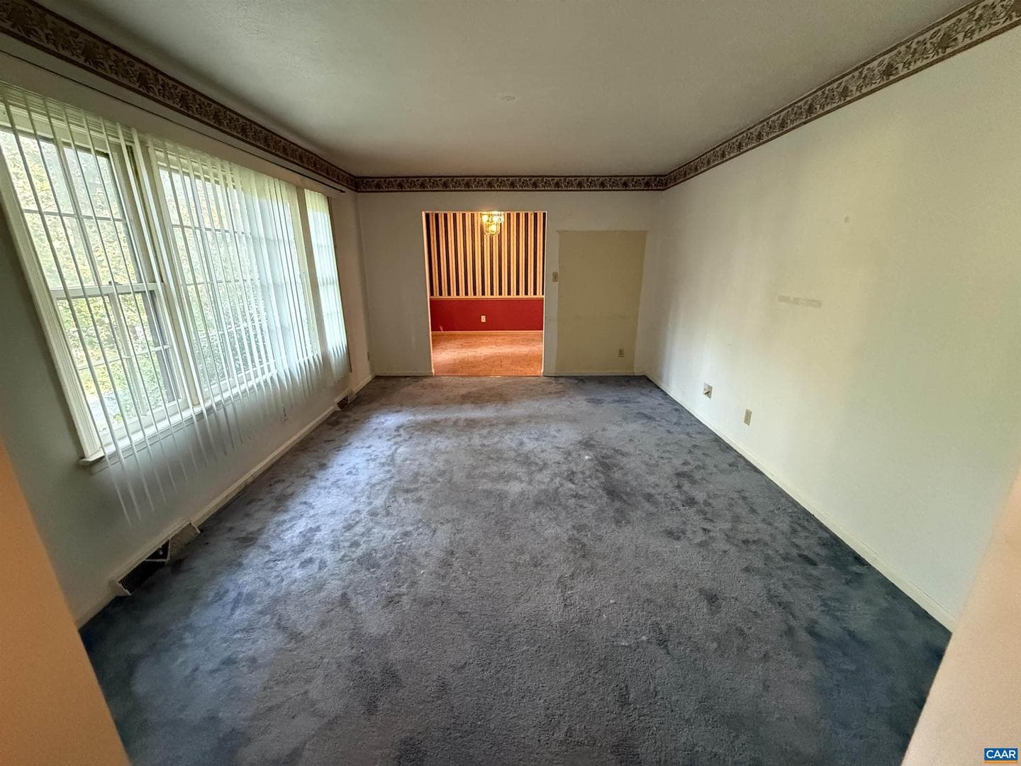 725 Yorkshire Rd photo 14