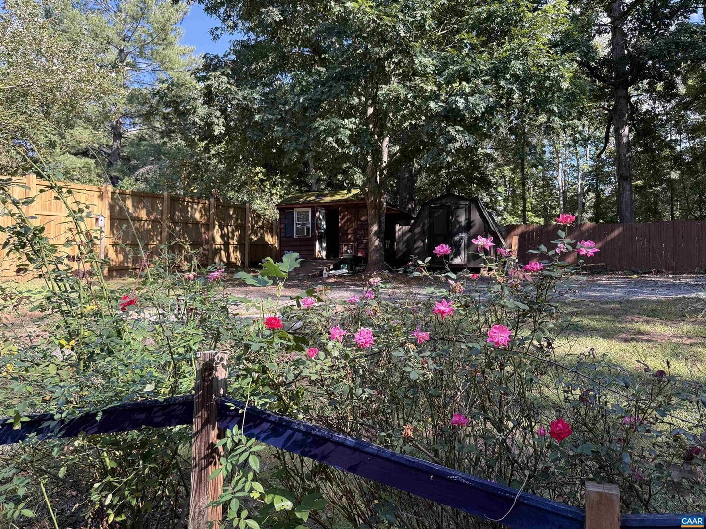 725 Yorkshire Rd photo 16