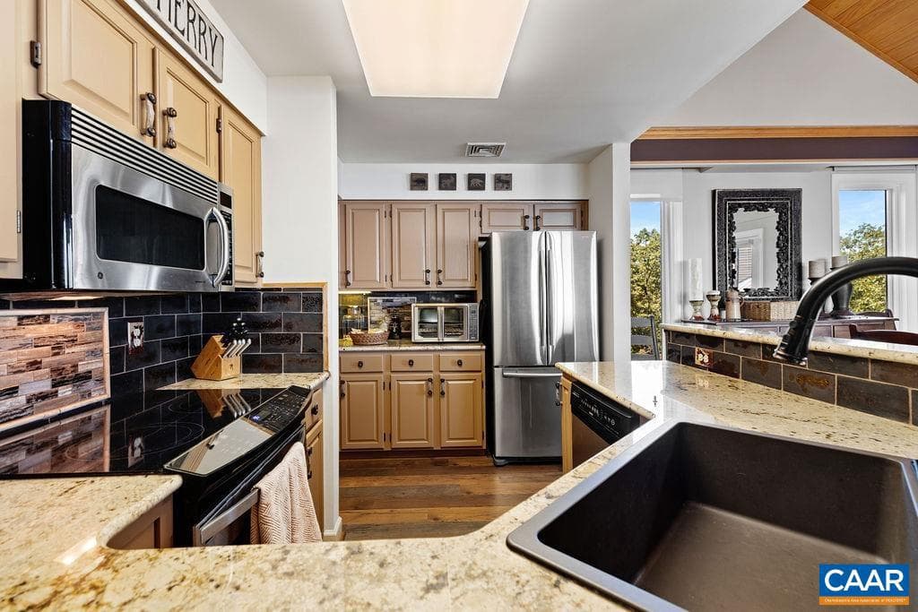 1818 High Ridge Ct Condos photo 23