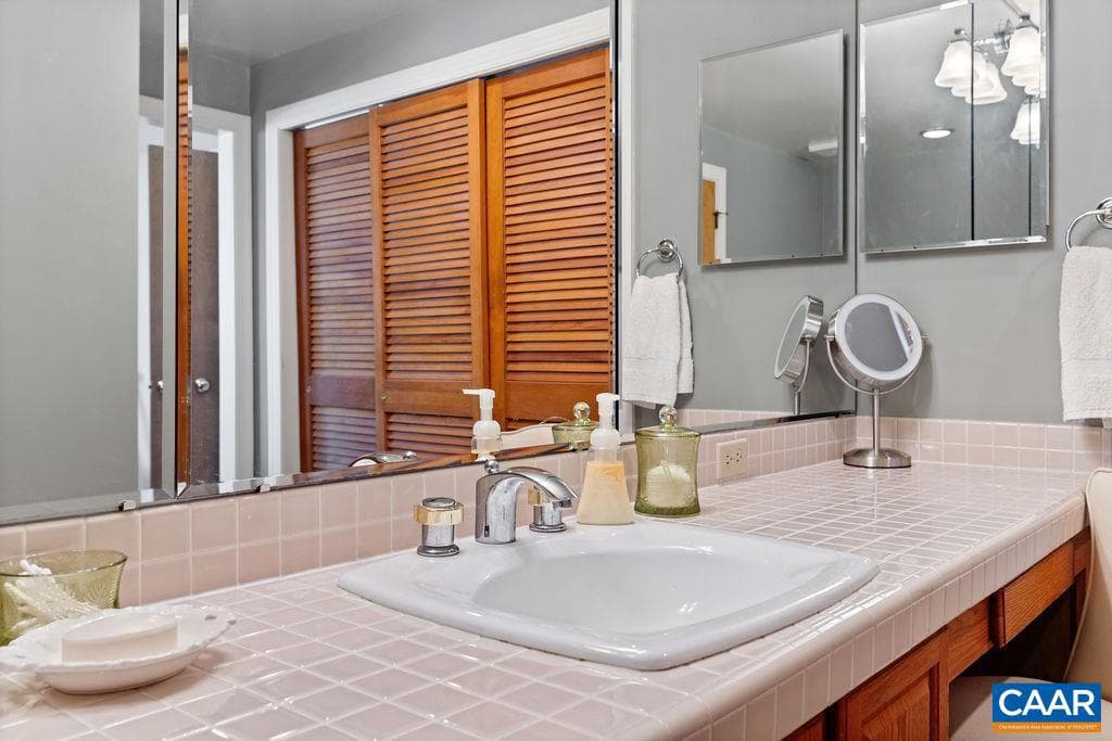 1818 High Ridge Ct Condos photo 31