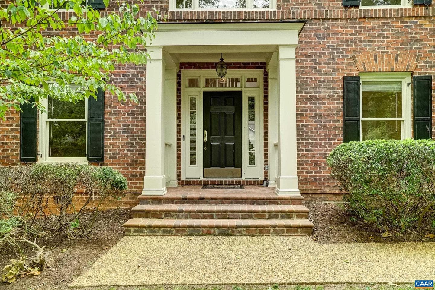 3371 Cotswold Ln photo 2