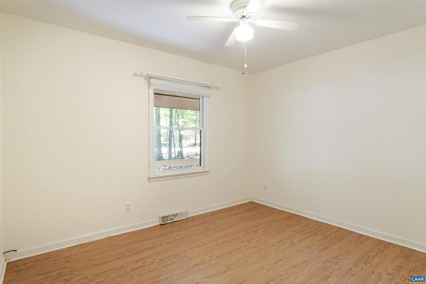 8 Hardwood Rd photo 18