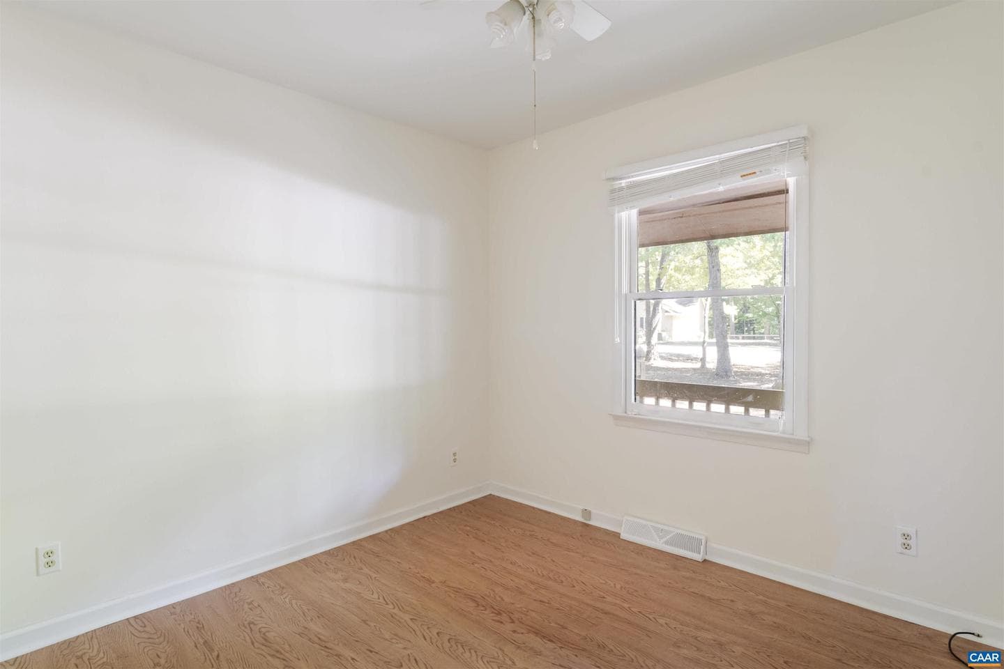 8 Hardwood Rd photo 20