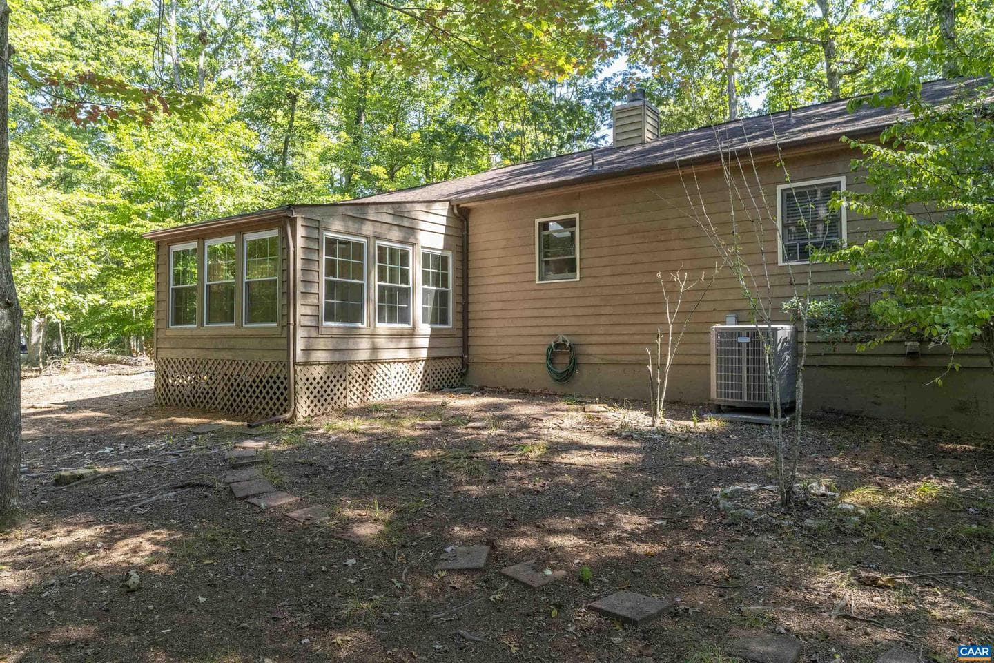 8 Hardwood Rd photo 27
