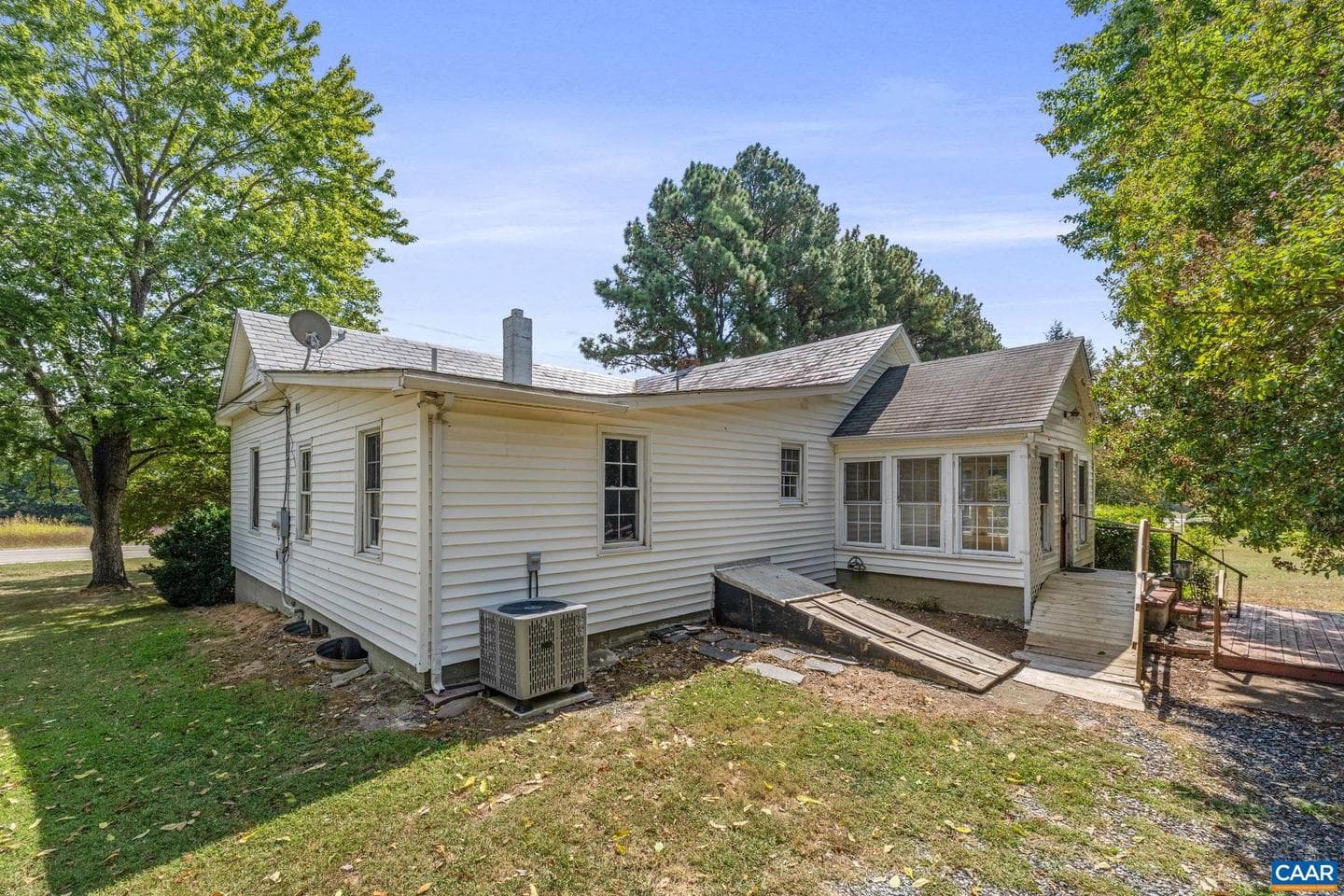 26171 N James Madison Hwy photo 7