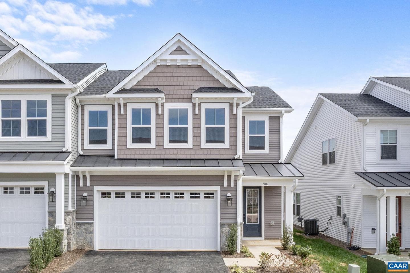 208 Sunbird Ln photo 2