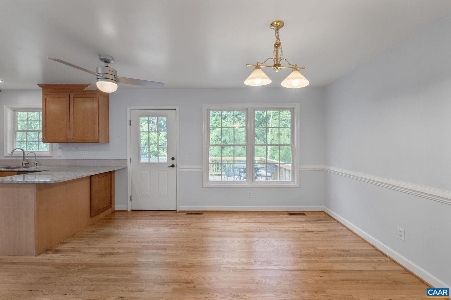 118 Roys Pl photo 20