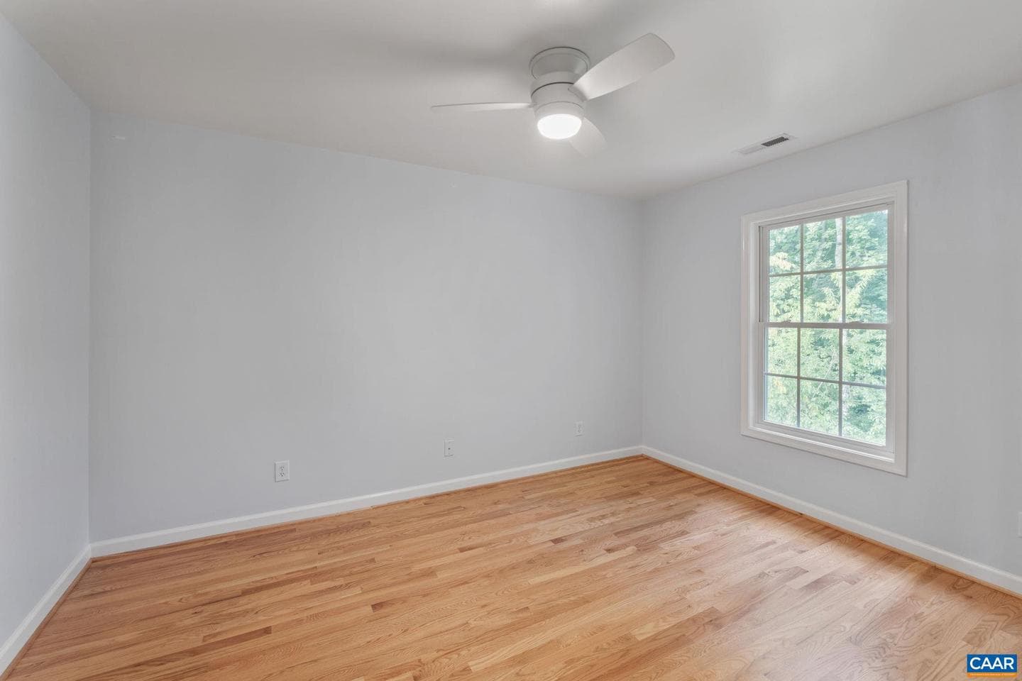 118 Roys Pl photo 21