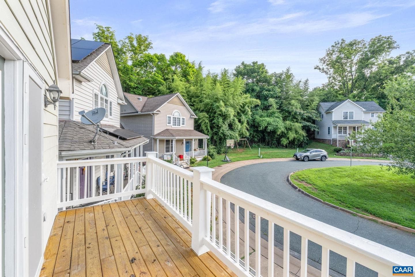 118 Roys Pl photo 36