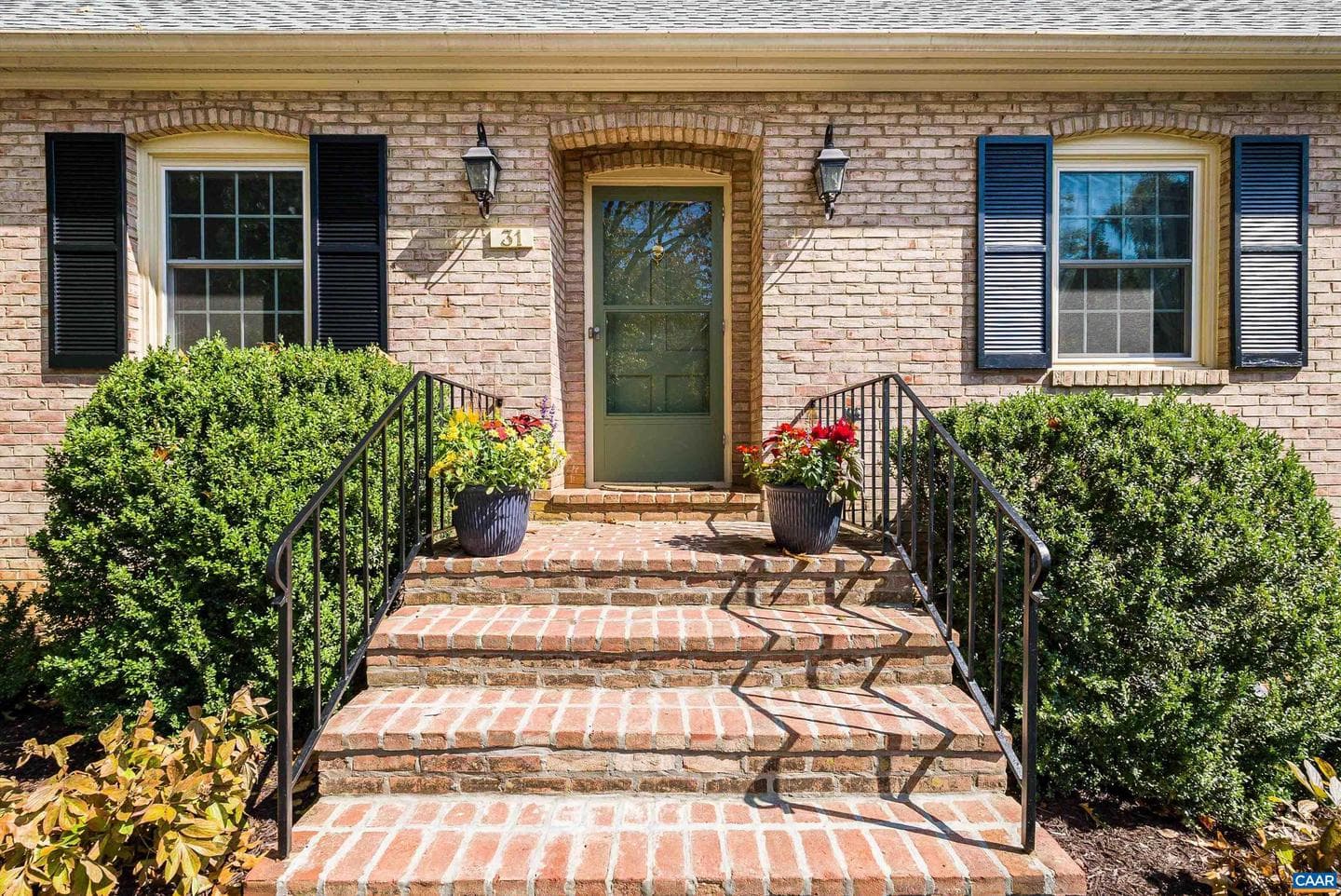 31 Oak Ln photo 5