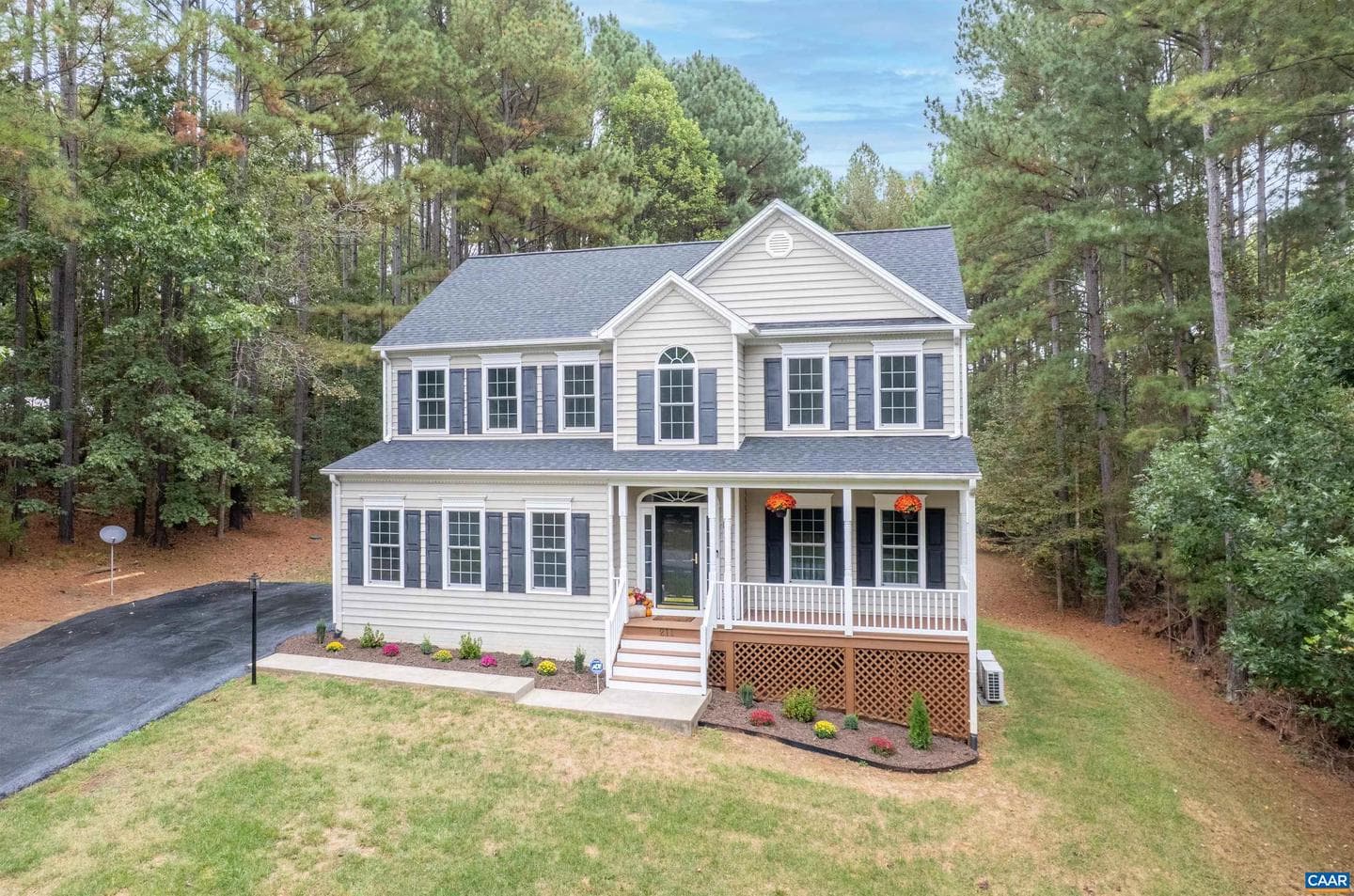 211 Red Cedar Rd photo 2