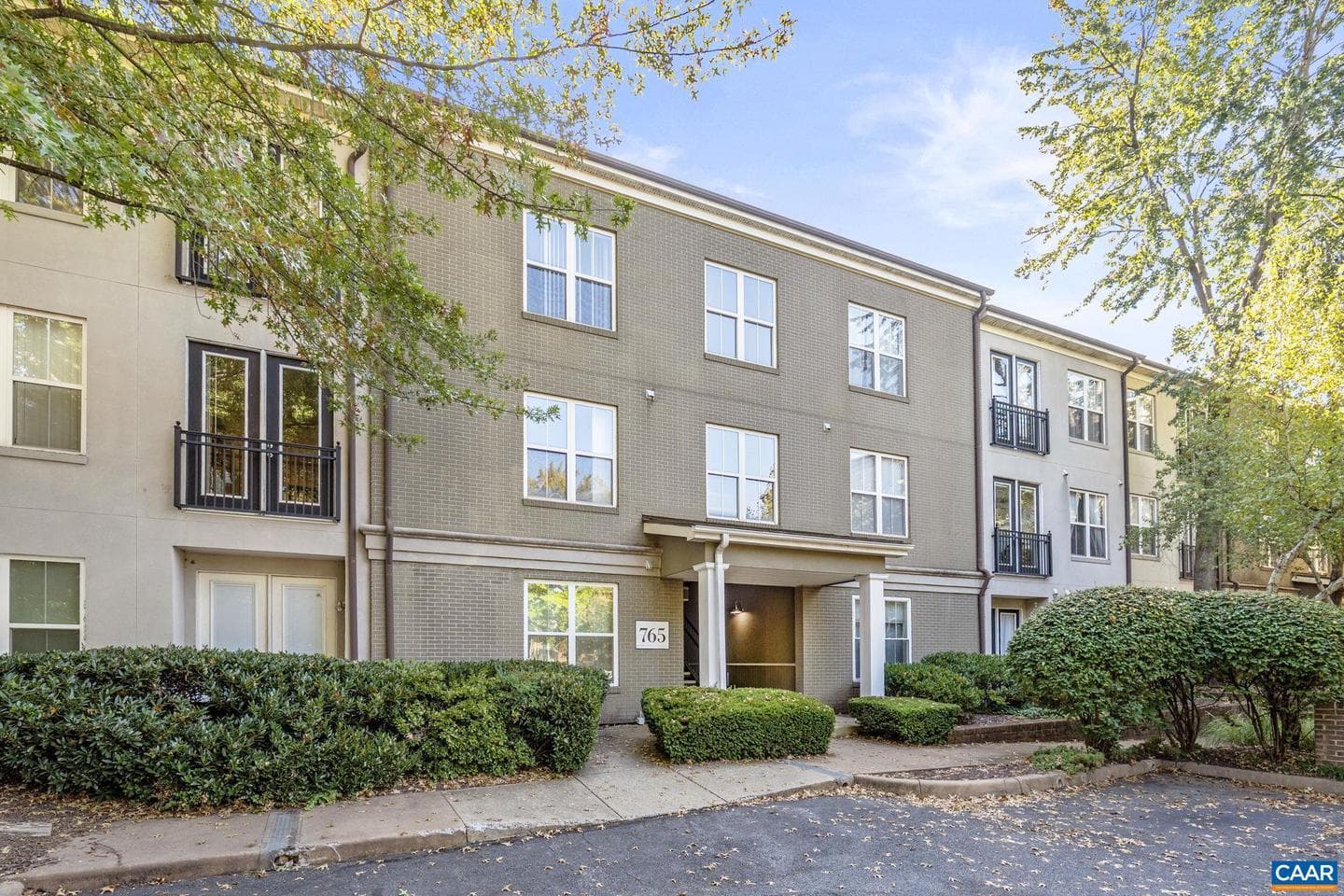 765 Walker Sq #4b