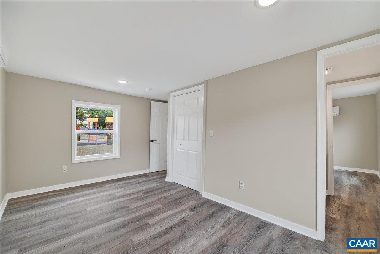1003 W Johnson St photo 12