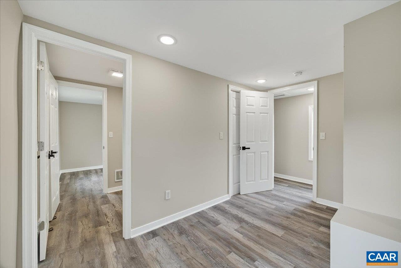 1003 W Johnson St photo 17