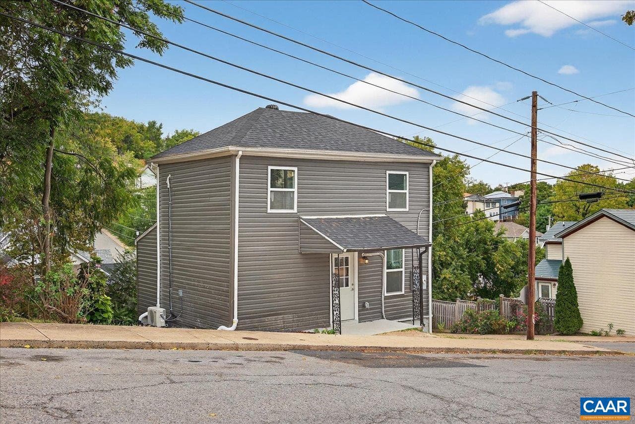 1003 W Johnson St photo 2