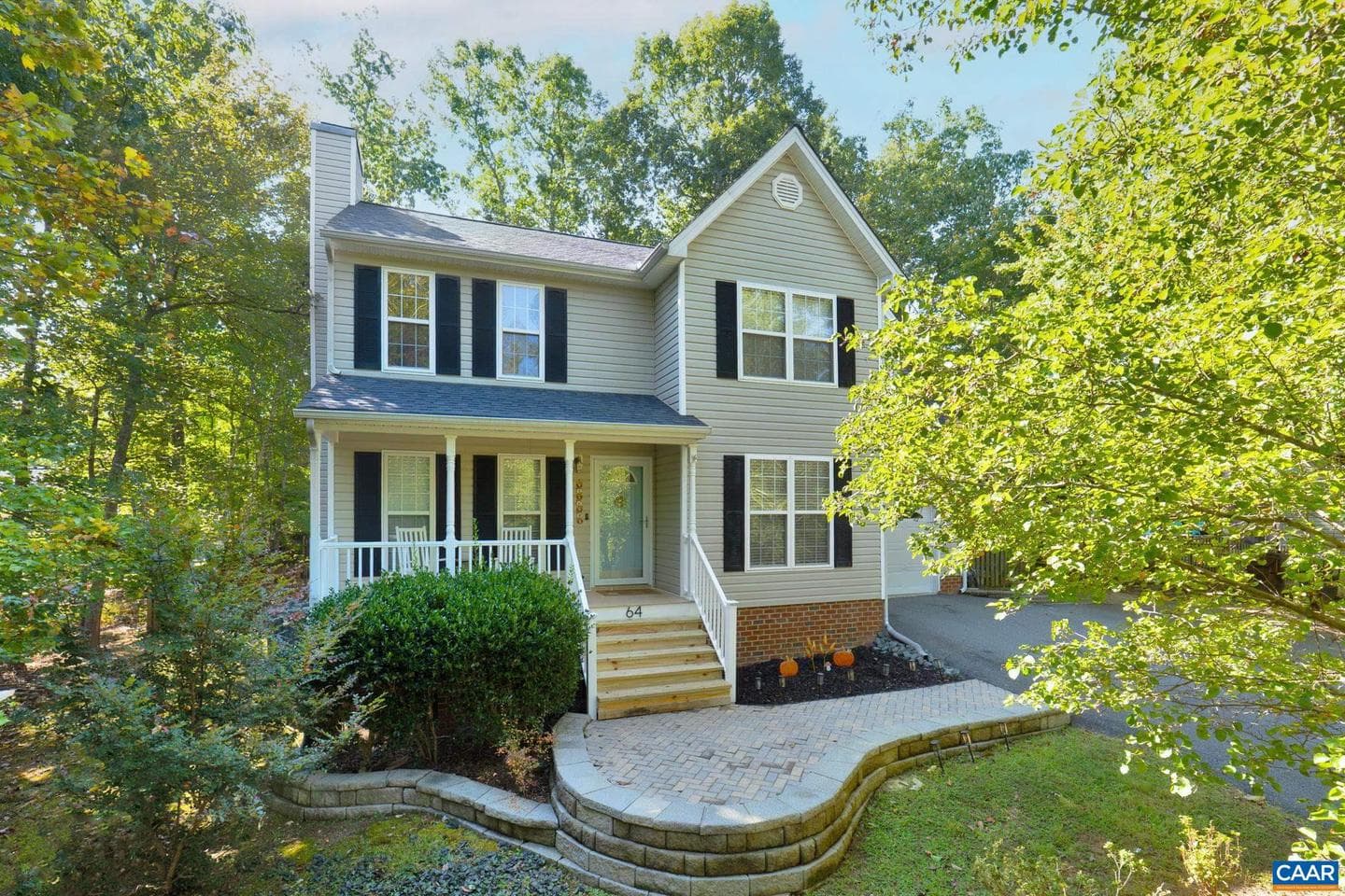 64 Woodlawn Dr photo 1