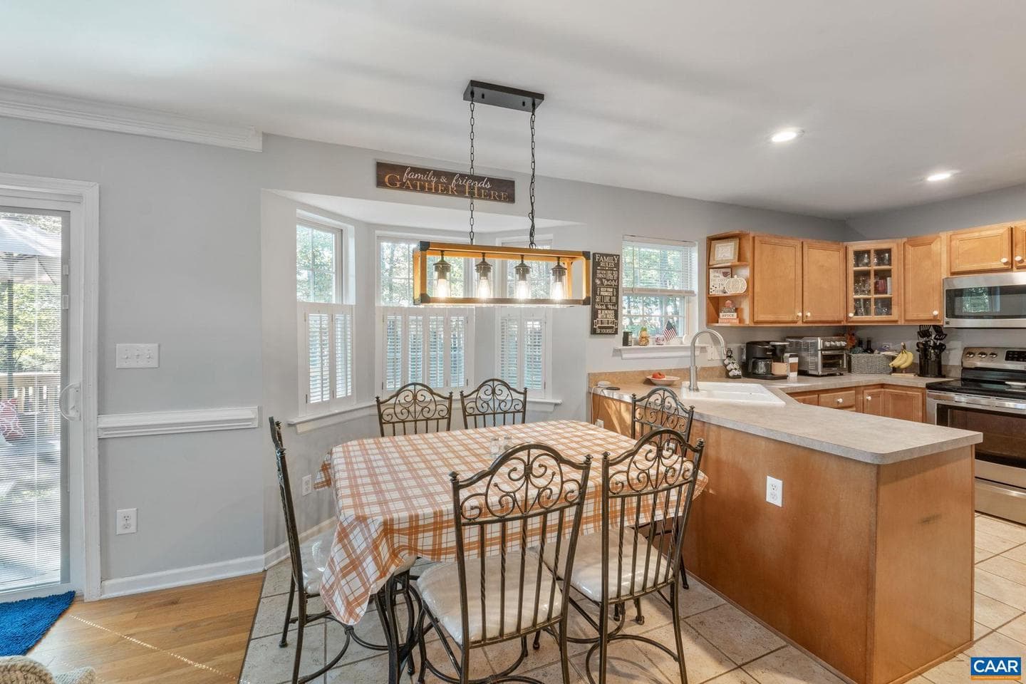 64 Woodlawn Dr photo 8