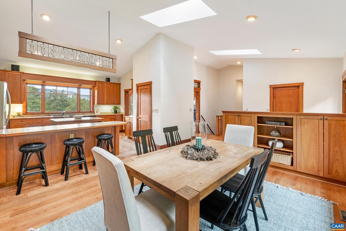 6585 Foxcliff Ln photo 15