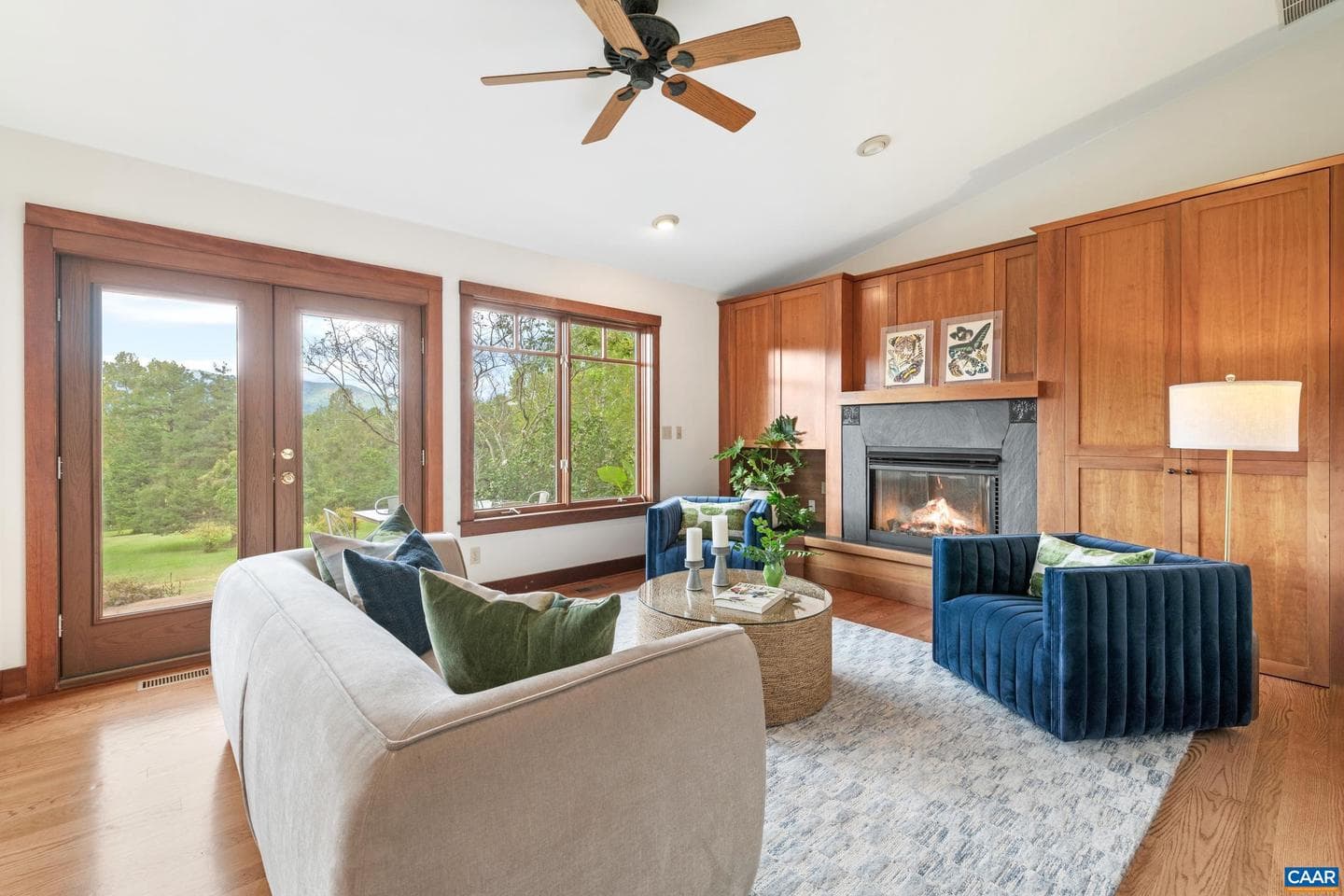 6585 Foxcliff Ln photo 22