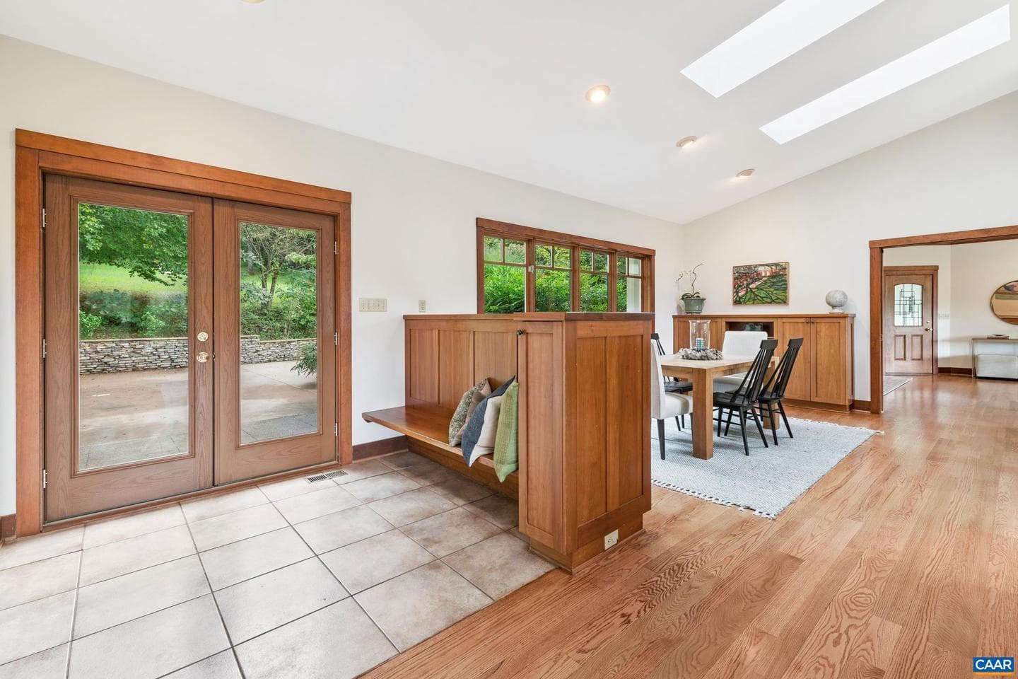 6585 Foxcliff Ln photo 26