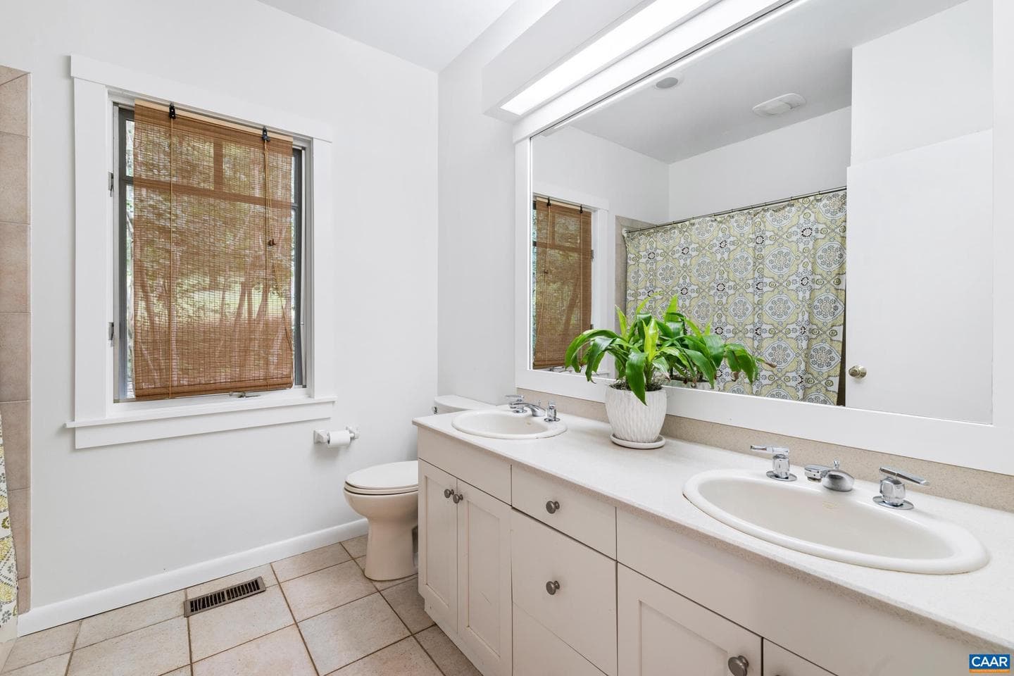 6585 Foxcliff Ln photo 38