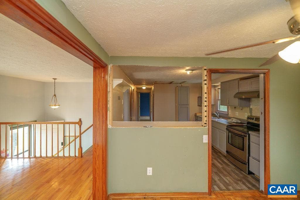 1209 Hollands Rd photo 10