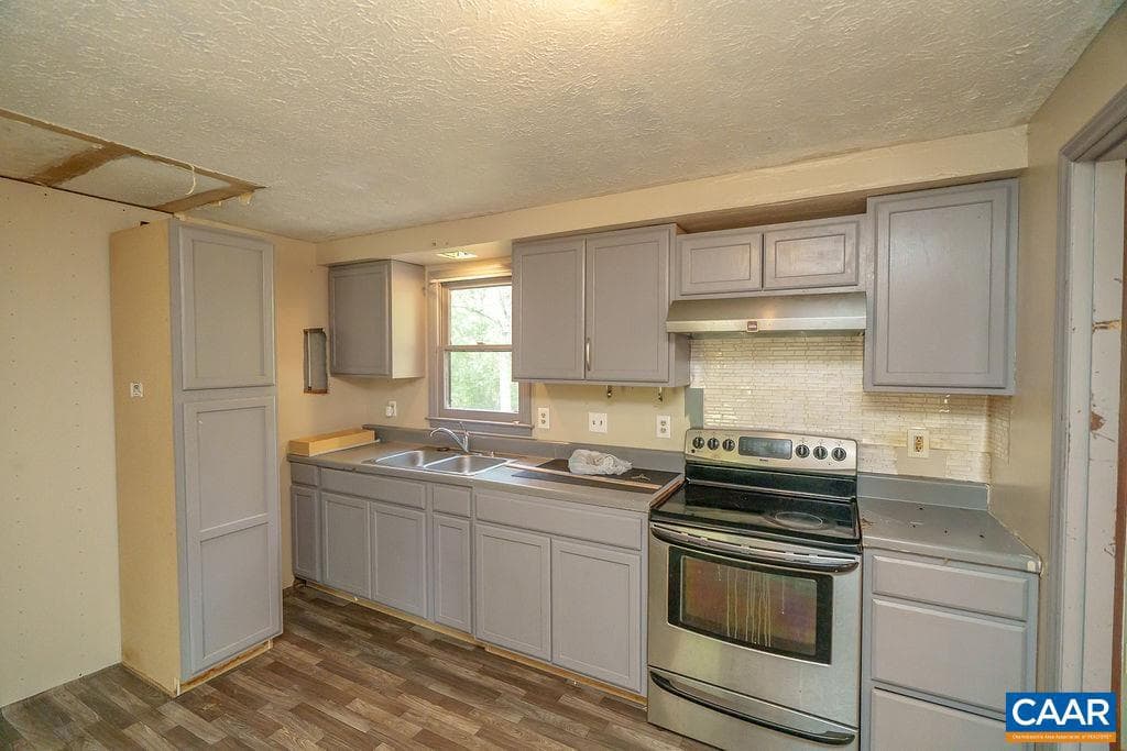 1209 Hollands Rd photo 11