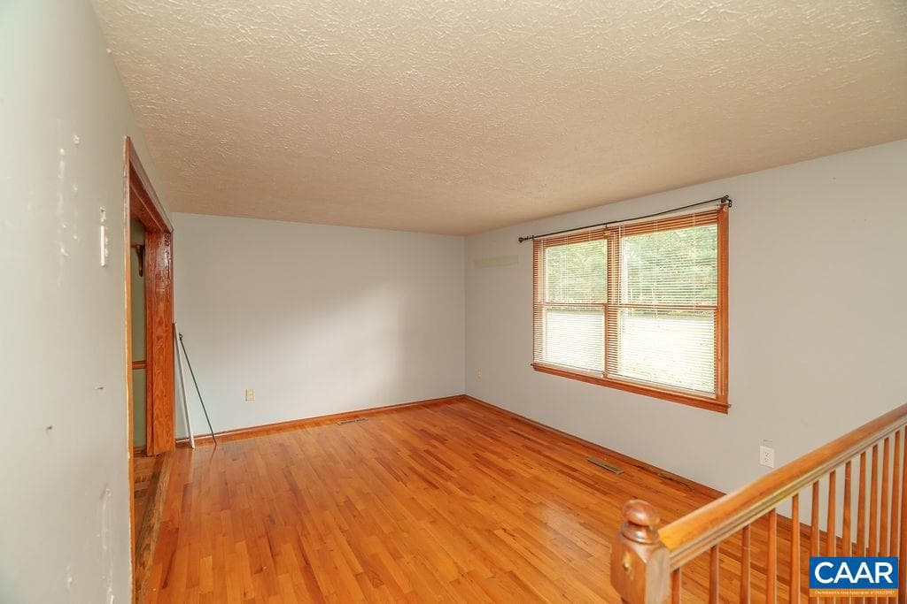 1209 Hollands Rd photo 6