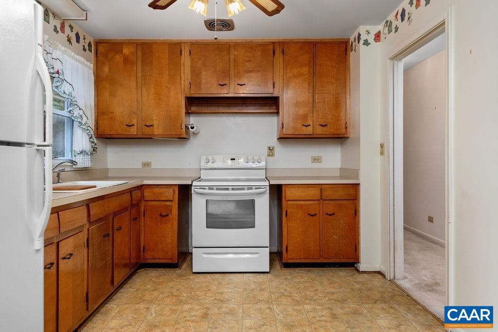 1905 Swanson Dr photo 17