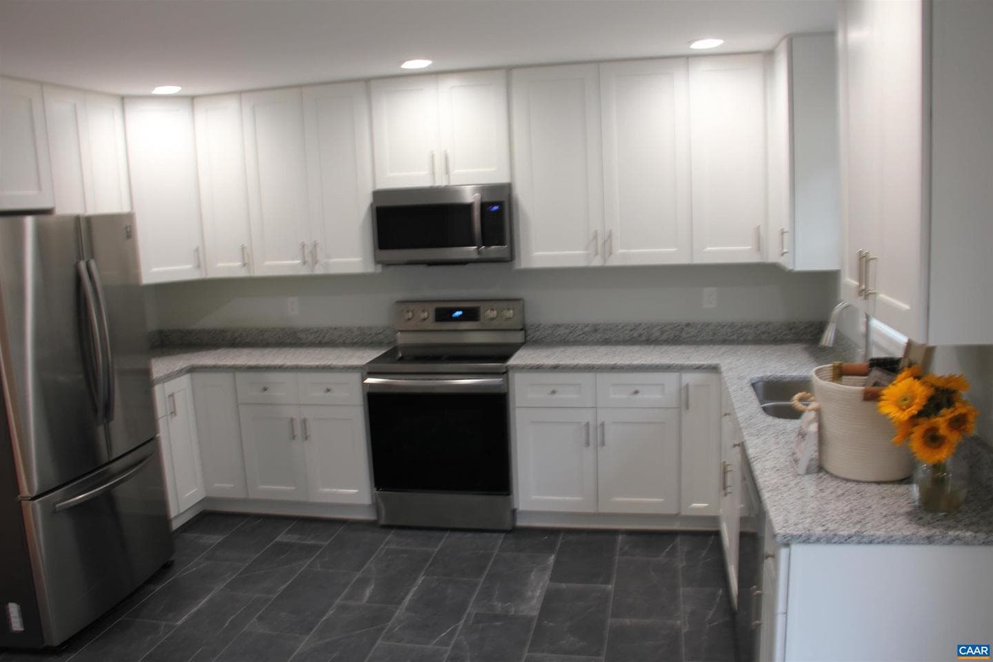 672 Westwood photo 12