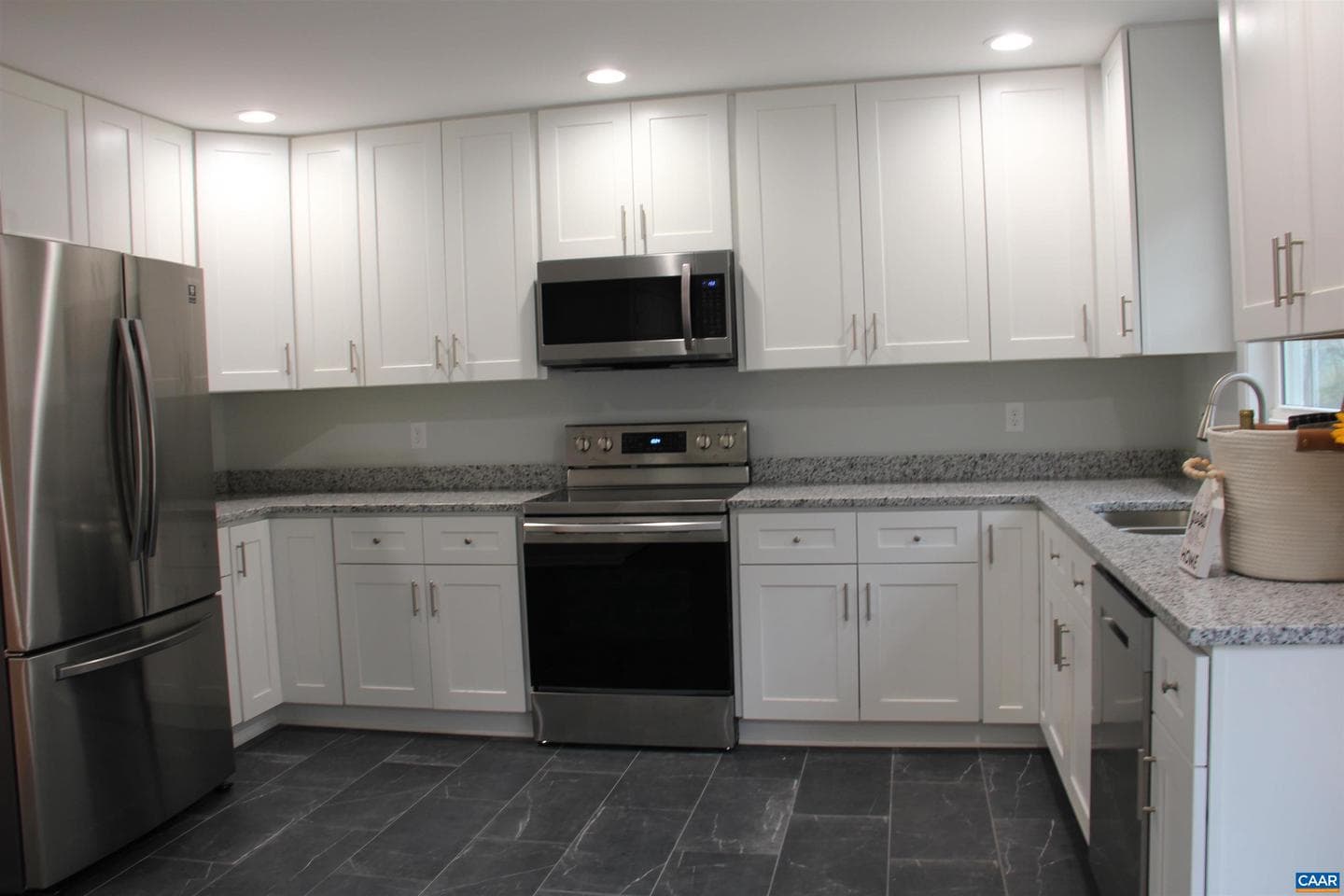 672 Westwood photo 14