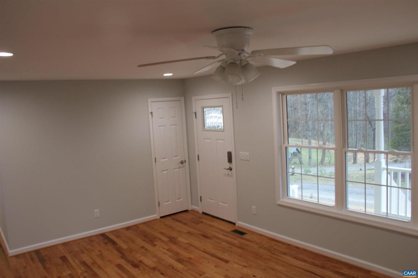 672 Westwood photo 20