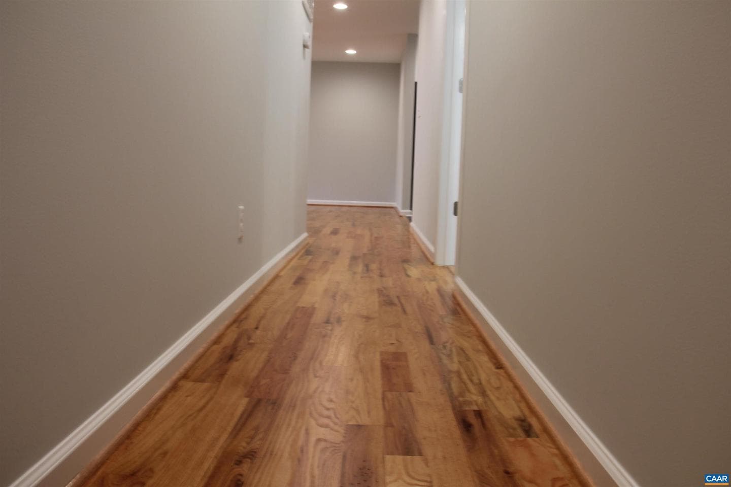 672 Westwood photo 25