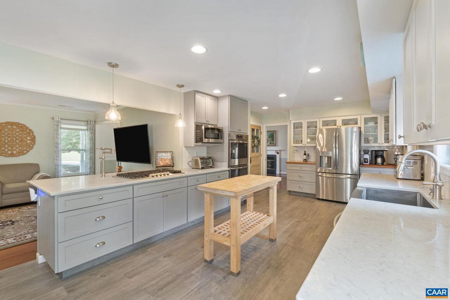 1131 Raintree Dr photo 17