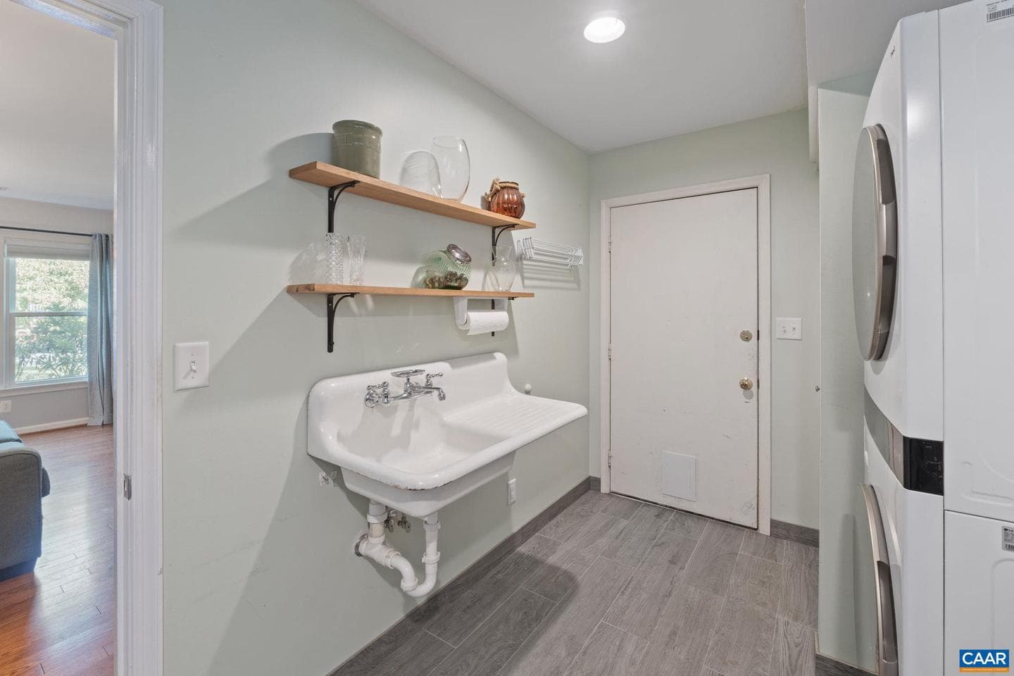 1131 Raintree Dr photo 25