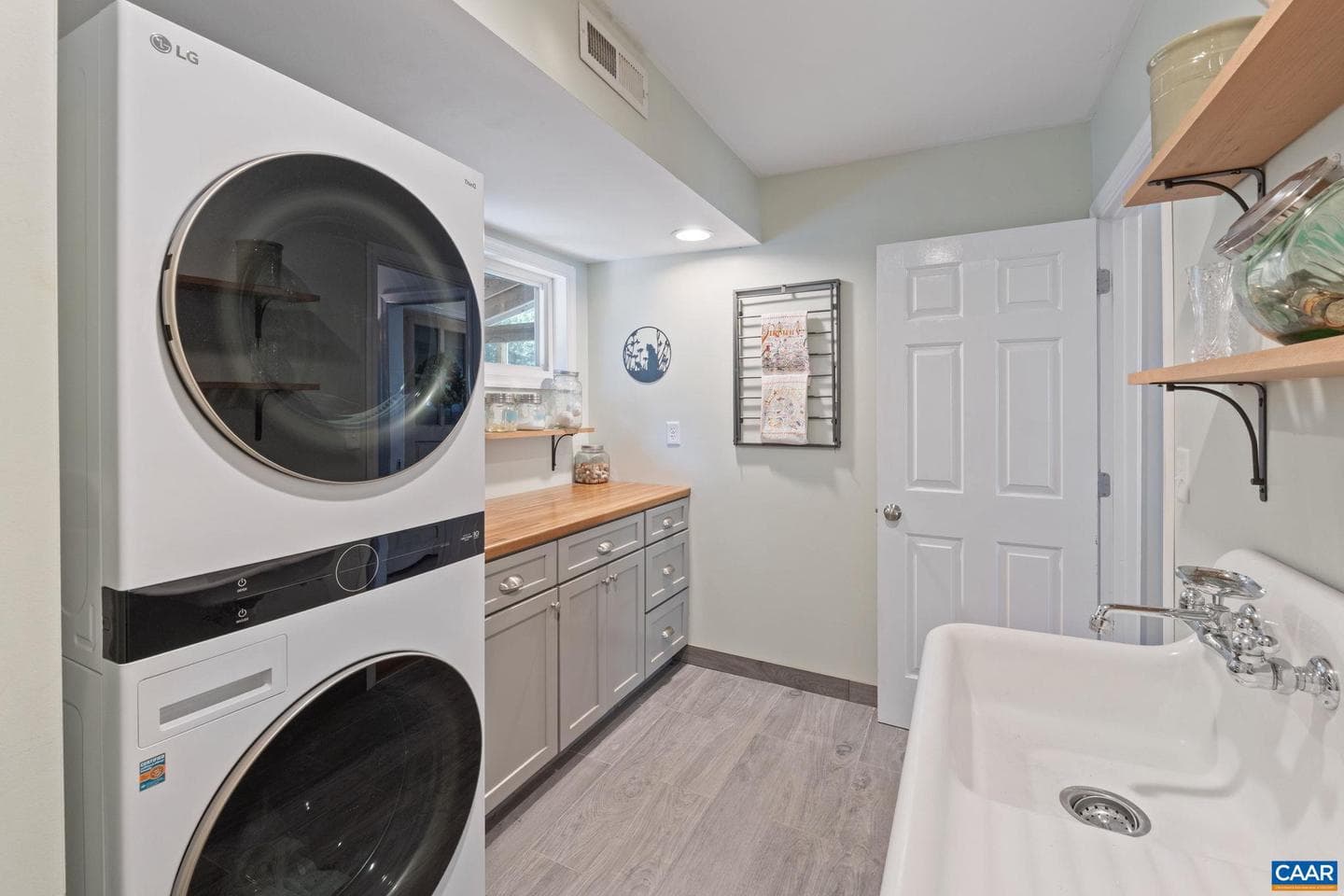 1131 Raintree Dr photo 26