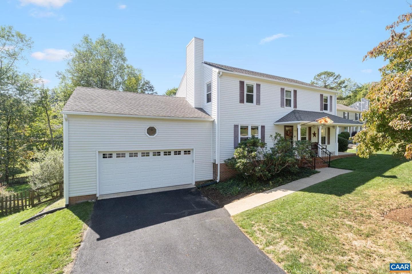 1131 Raintree Dr photo 3