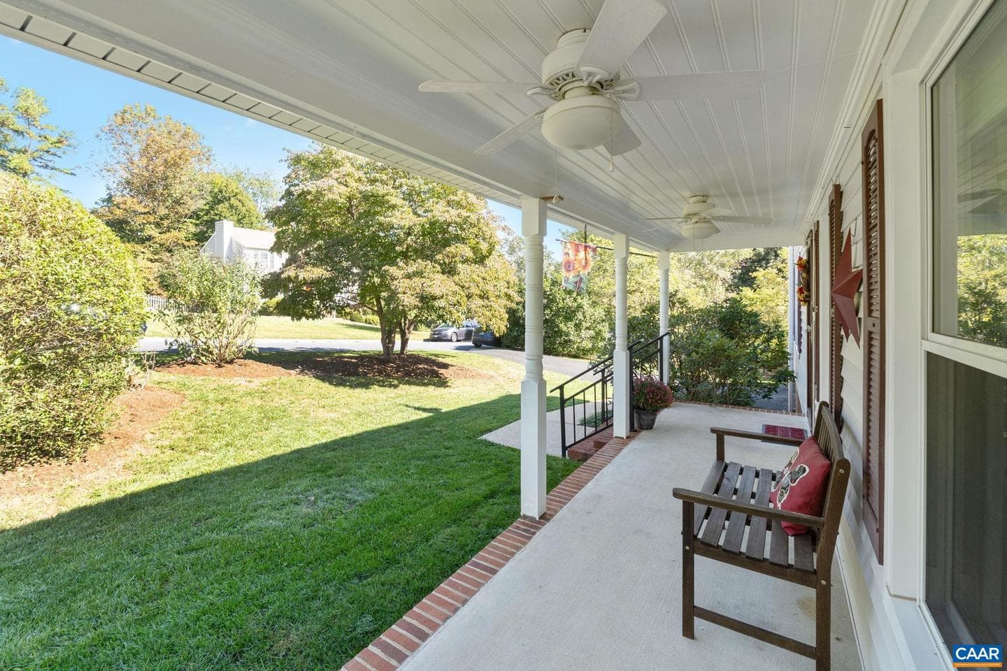 1131 Raintree Dr photo 4