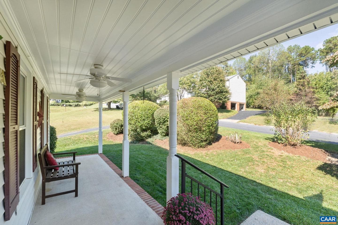 1131 Raintree Dr photo 6